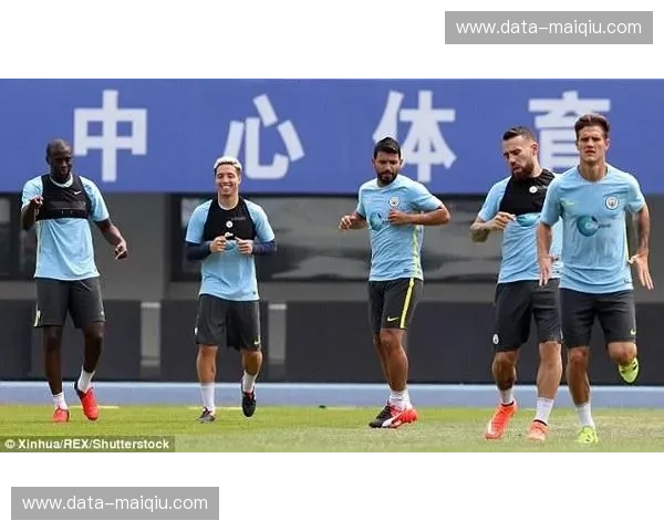 红蓝之巅的夏日预演：曼彻斯特德比，不只是热身赛的灵魂博弈